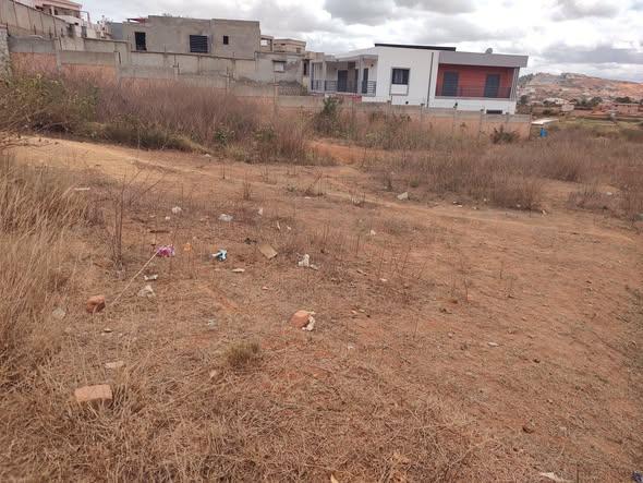 Terrain 600 m² à vendre — Ambohijanaka · 70 000 Ar/m² - photo 2
