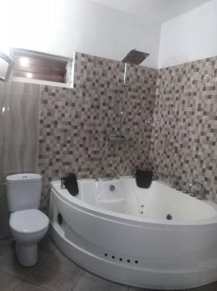 Appartement à louer — Ambatoroka - photo 2