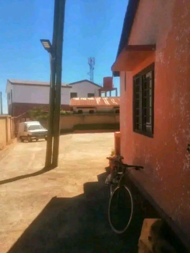 Trano mitokana 1 chambre à louer — Amoron'akona, Antananarivo - photo 2