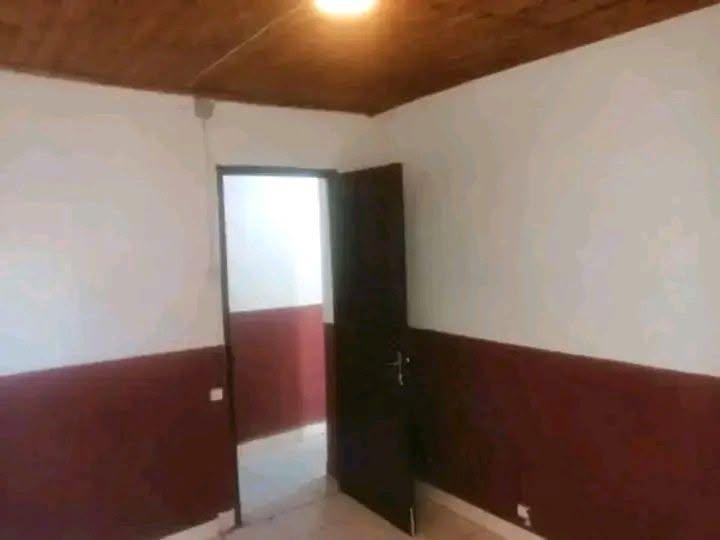 Trano mitokana 1 chambre à louer — Amoron'akona, Antananarivo - photo 4