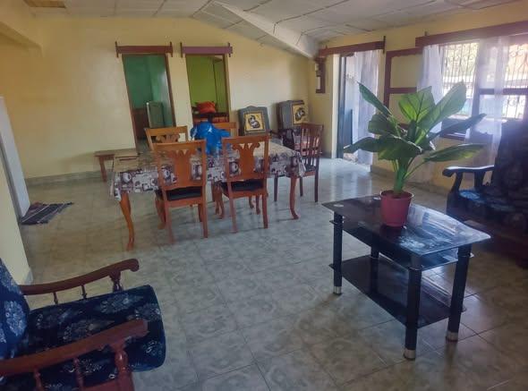 Maison 4 ch. à louer — Antsiranana - photo 4