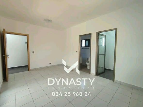 Appartement 3 ch. à louer — Ambohitrarahaba - photo 5
