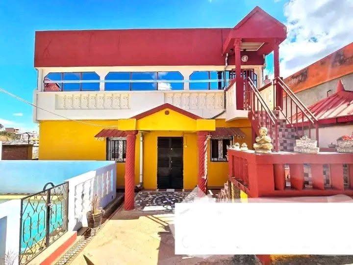Villa 3 niveaux avec piscine — Alasora Mahatsinjo, Antananarivo - photo 2