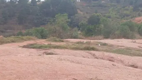 Terrain 7 800 m² à louer — Ambany