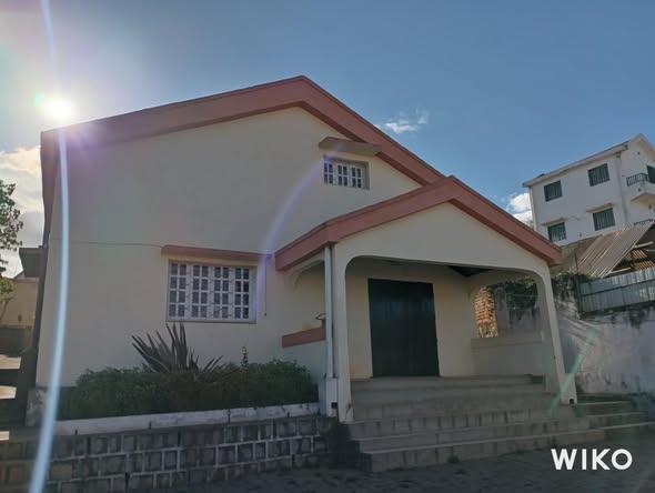 Trano Ahofa 7 ch. à louer — Ambohitsoa - photo 1