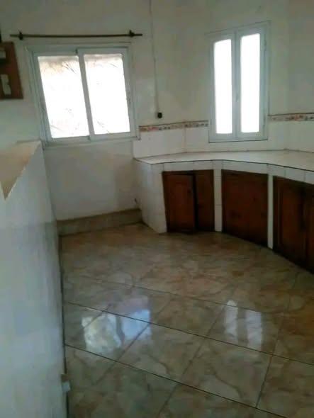 Maison 4 ch. à louer — Andoharanofotsy - photo 5