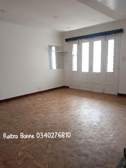 Appartement 1 ch. à louer — Alarobia - photo 2