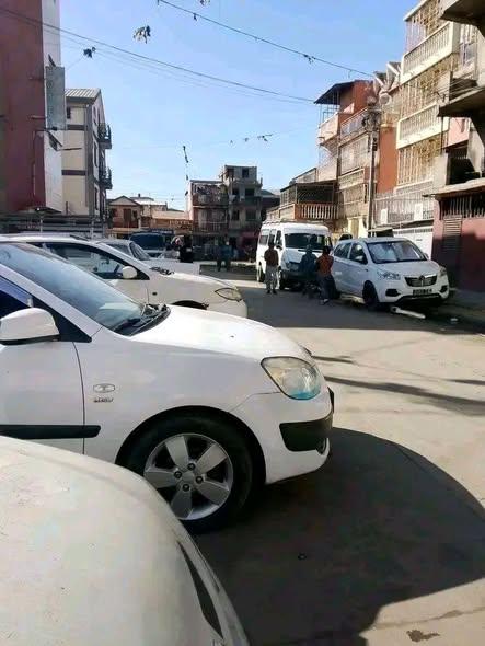 Trano Ahofa 1 ch. à louer — Ambany - photo 1