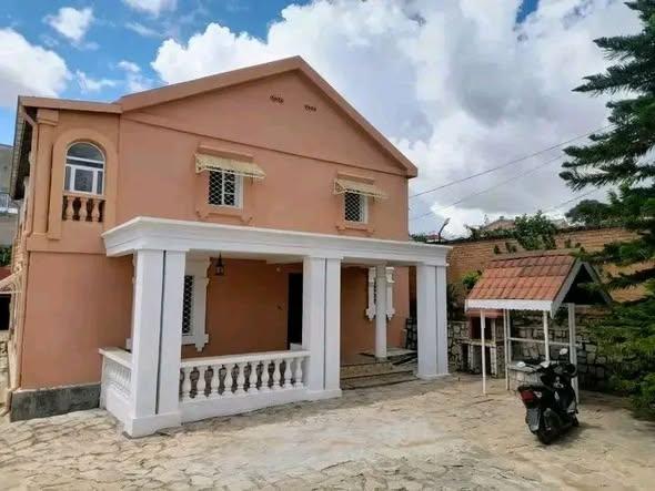 Maison 1 ch. à vendre — Morondava - photo 1