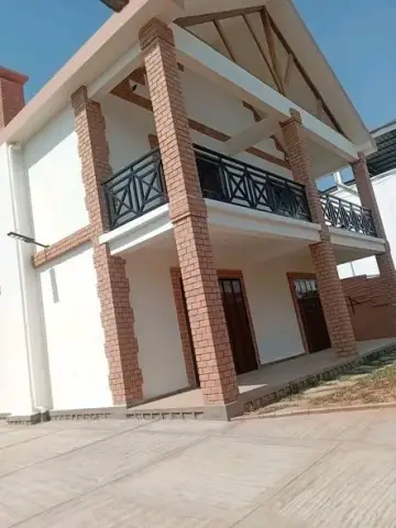 Appartement 4 ch. à louer — Amboditsiry — 5 500 000 Ar | Fonenako