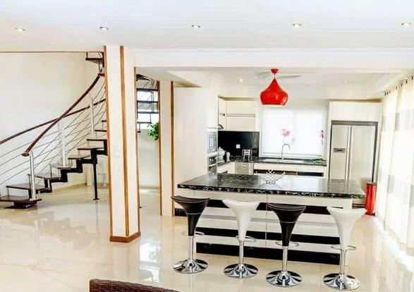 Trano Ahofa 220 m² à louer — Alasora - photo 3