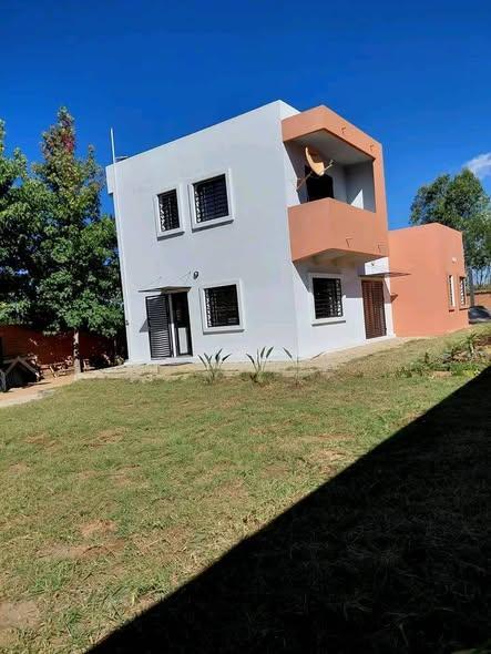 Maison 180 m² à louer — Ivato - photo 1