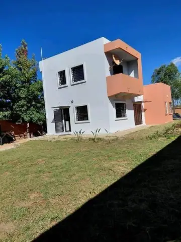 Maison 180 m² à louer — Ivato | Fonenako