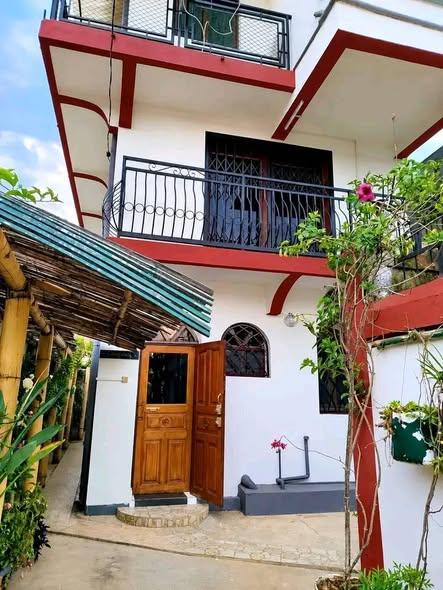 Maison 4 ch. à louer — Ambohibao - photo 1