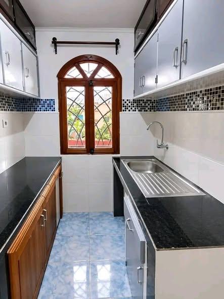 Maison 4 ch. à louer — Ambohibao - photo 4