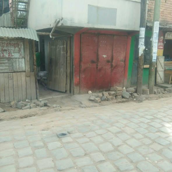 Local commercial à louer — Ampasika - photo 2