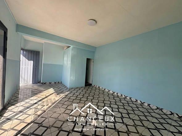 Local commercial 2 ch. 20 m² à louer — Alarobia - photo 1