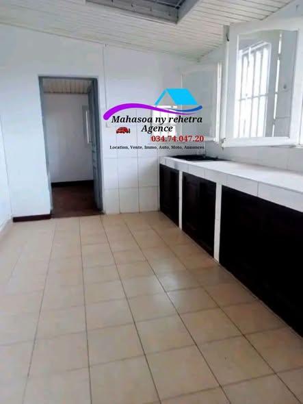 Appartement 2 ch. à louer — Ambatobe - photo 1