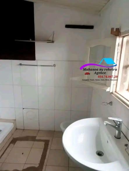 Appartement 2 ch. à louer — Ambatobe - photo 5
