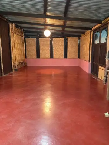 Maison à louer — Ivato — 250 000 Ar | Fonenako
