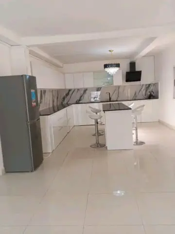 Maison 5 ch. à louer — Antehiroka — 5 000 000 Ar | Fonenako
