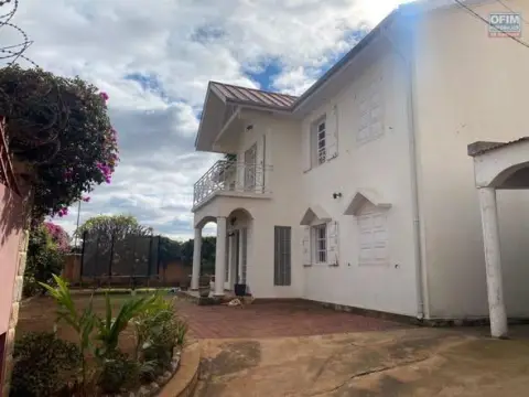 Appartement 5 ch. à louer — Ambatobe — 3 000 000 Ar | Fonenako