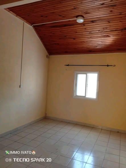 Maison 2 ch. à louer — Antehiroka - photo 3