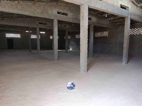 Entrepôt 250 m² à louer — Iavoloha - photo 1