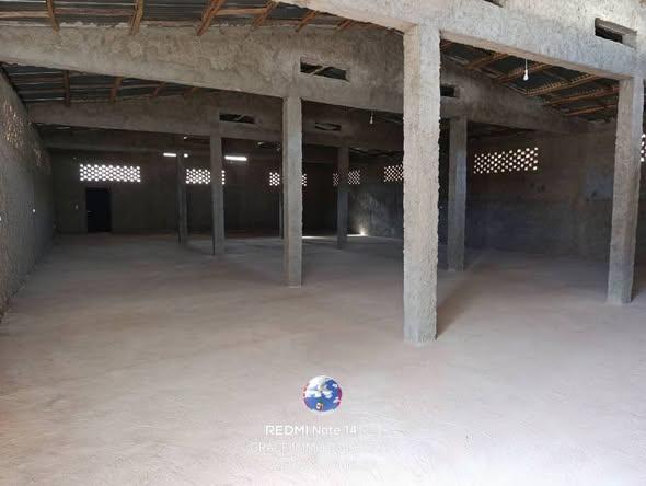 Entrepôt 250 m² à louer — Iavoloha - photo 2