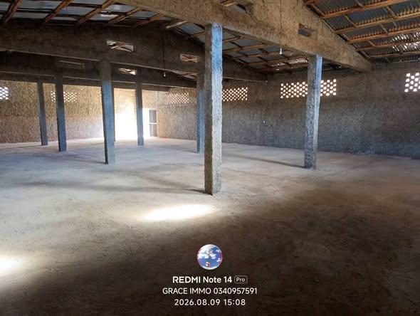 Entrepôt 250 m² à louer — Iavoloha - photo 4