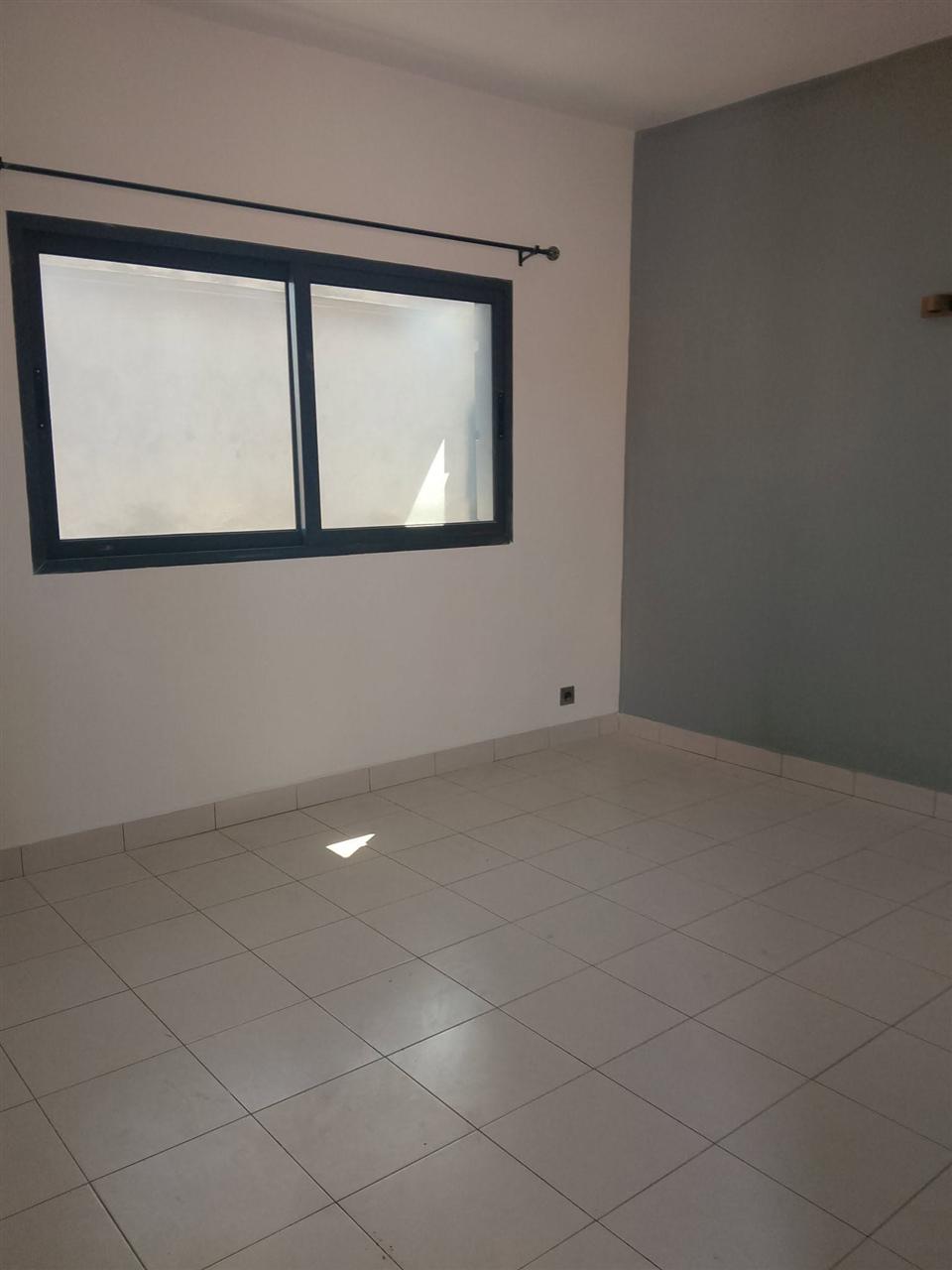 Villa F4 standing à étage avec garage — Ambohitrarahaba, Antananarivo - photo 8