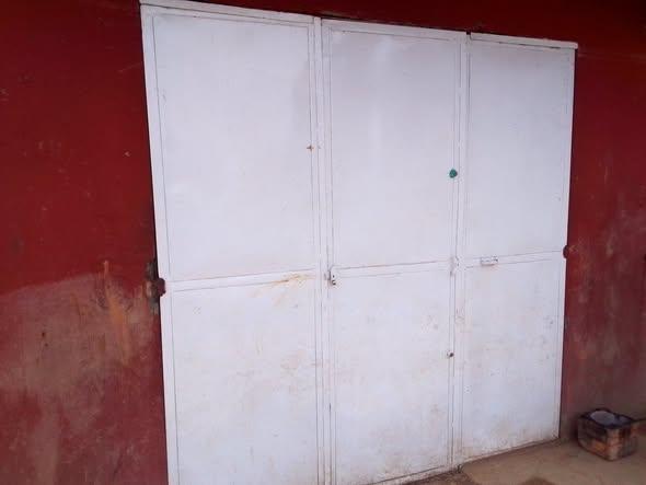 Local commercial 1 ch. à louer — Ambohipo - photo 1