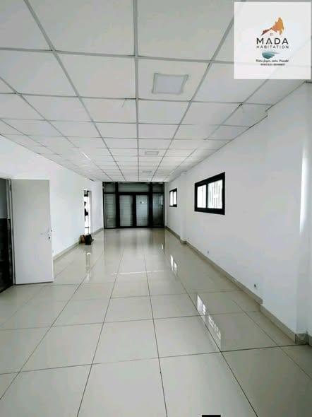Bureau 4 ch. 140 m² à louer — Ambohimangakely - photo 5