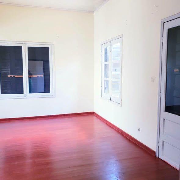 Entrepôt 3 ch. 100 m² à louer — Ambohimanarina - photo 5