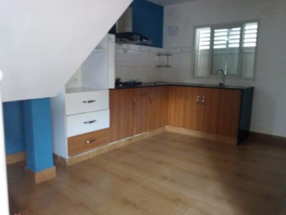 Maison 3 ch. à louer — Antehiroka - photo 3