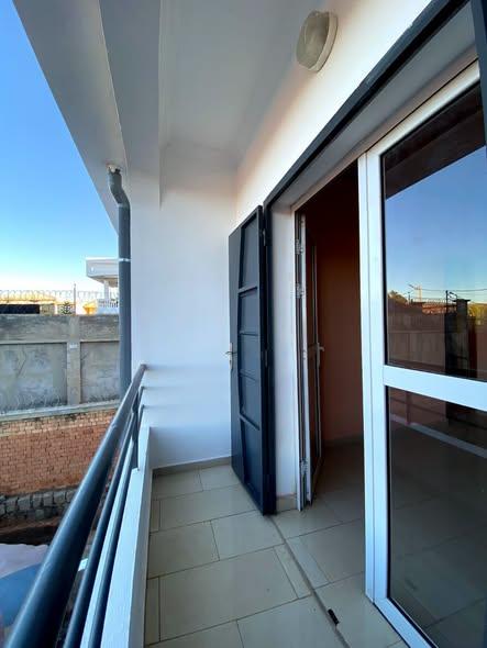 Appartement à louer — Imerimanjaka - photo 1