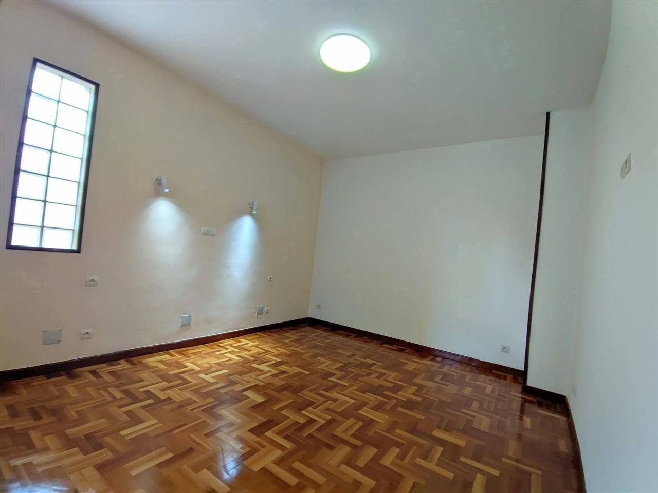Appartement T3 non meublé — Andraisoro, Antananarivo - photo 8