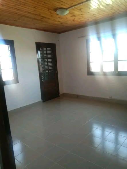 Maison 5 ch. à louer — Alasora - photo 5