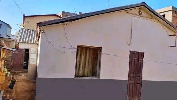 Maison 6 ch. à vendre — Andoharanofotsy - photo 2