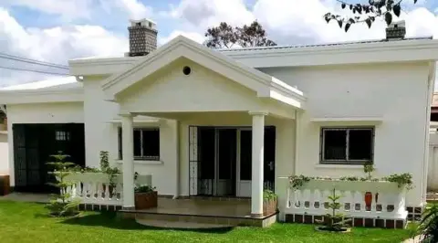Maison 3 ch. à louer — Morondava… — 3 600 000 Ar | Fonenako