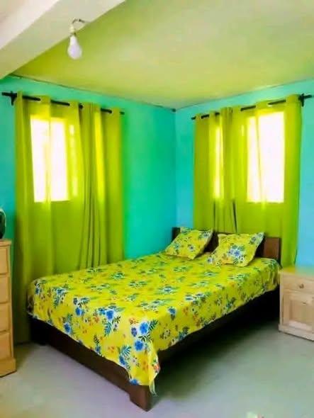 Maison à louer — 67 ha - photo 1