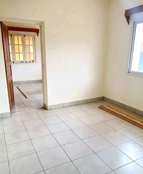 Appartement 5 ch. à louer — Amboditsiry - photo 4