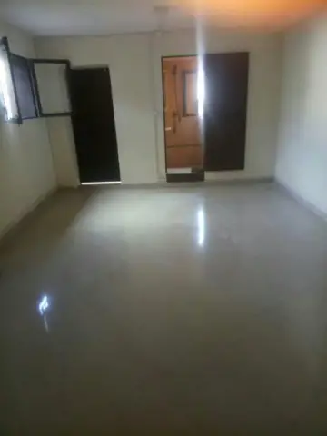 Trano Ahofa à louer — Andohanimandroseza — 500 000 Ar | Fonenako