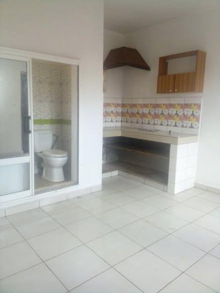 Appartement à louer — Andohanimandroseza - photo 4
