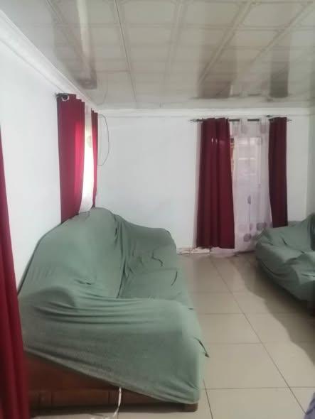 Trano Ahofa 1 ch. à louer — 67ha - photo 1