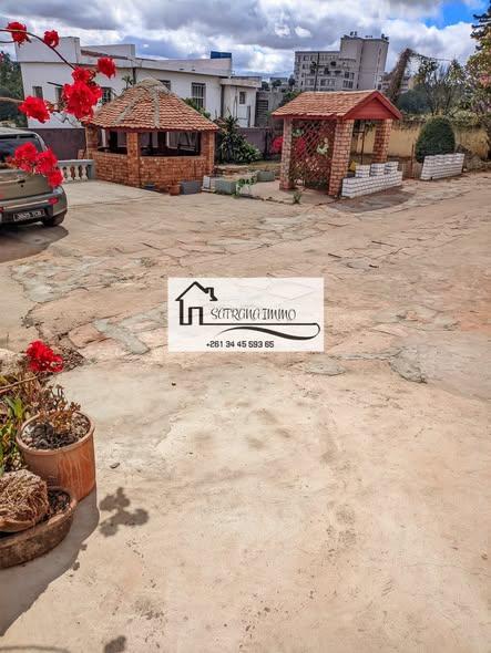 Maison 3 ch. à louer — Mandrosoa - photo 4