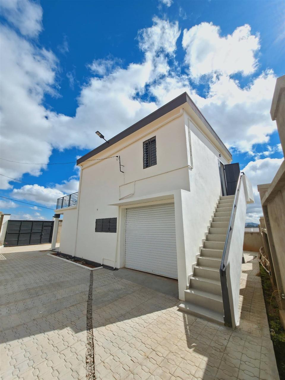 Villa neuve 4 chambres — Alasora, Antananarivo - photo 2