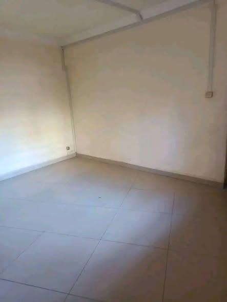 Colocation 4 ch. à louer — Ambohipo - photo 4