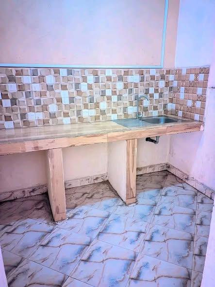 Maison 2 ch. à louer — Mangarivotra - photo 4