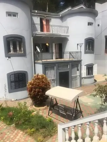 Appartement 4 ch. à louer — Ambatoroka — 1 700 000 Ar | Fonenako